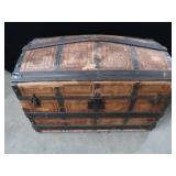 ANTIQUE DOME TOP / HUMP TOP TRUNK