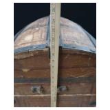 ANTIQUE DOME TOP / HUMP TOP TRUNK