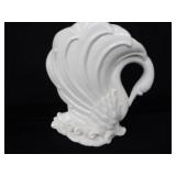 GORGEOUS VINTAGE SWANS