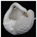 GORGEOUS VINTAGE SWANS