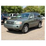 2004 TOYOTA HIGHLANDER *All Wheel Drive | 1 Owner* (NO RESERVE) 2004 TOYOTA HIGHLANDER *All Wheel Drive | 1 Owner* (NO RESERVE)