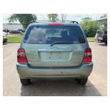 2004 TOYOTA HIGHLANDER *All Wheel Drive | 1 Owner* (NO RESERVE) 2004 TOYOTA HIGHLANDER *All Wheel Drive | 1 Owner* (NO RESERVE)