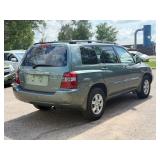 2004 TOYOTA HIGHLANDER *All Wheel Drive | 1 Owner* (NO RESERVE) 2004 TOYOTA HIGHLANDER *All Wheel Drive | 1 Owner* (NO RESERVE)