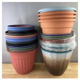 32 Assorted Plastic Planters - Brand New