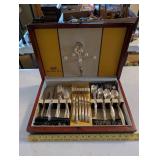 1847 Rogers Bros Flair Silverplate Flatware Set with Chest