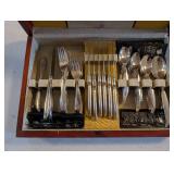 1847 Rogers Bros Flair Silverplate Flatware Set with Chest