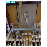1847 Rogers Bros Flair Silverplate Flatware Set with Chest