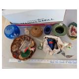 Box Lot of Assorted Decorative Items and Trinkets