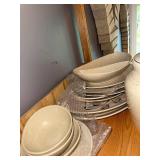 Extensive Red Wing Bob White Stoneware Dinnerware Collection with Bird Motif