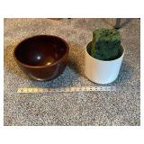 Set of 2 Decorative Bowls Floral Stoneware and Planter Pot