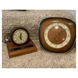 Lot of 2 Vintage Clocks - Desktop and Wall Mount