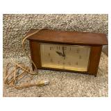 Vintage General Electric Model 7537 Wood Electric Alarm Clock