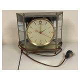 Vintage Mastercrafters Model 911 Electric Mantel Clock