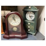 Collection of 7 Vintage and Decorative Mantel and Wall Clocks