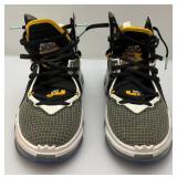 Pre-Loved Lebron Xix Space Jam Black University Gold Noir Basketball Shoes Men Pre-Loved Lebron Xix Space Jam Black University Gold Noir Basketball Shoes Men