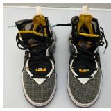 Pre-Loved Lebron Xix Space Jam Black University Gold Noir Basketball Shoes Men Pre-Loved Lebron Xix Space Jam Black University Gold Noir Basketball Shoes Men