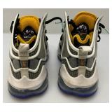 Pre-Loved Lebron Xix Space Jam Black University Gold Noir Basketball Shoes Men Pre-Loved Lebron Xix Space Jam Black University Gold Noir Basketball Shoes Men