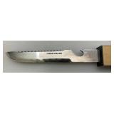 Vintage Japanese Floating Fishing Knives And Sharpening Stone Vintage Japanese Floating Fishing Knives And Sharpening Stone
