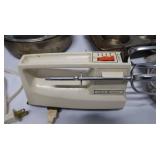 Lot of Assorted Kitchen and Baking Supplies