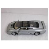 Maisto 1:18 Scale Jaguar XJ220 Diecast Model Car Maisto 1:18 Scale Jaguar XJ220 Diecast Model Car