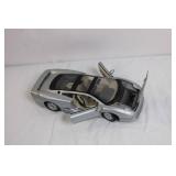 Maisto 1:18 Scale Jaguar XJ220 Diecast Model Car Maisto 1:18 Scale Jaguar XJ220 Diecast Model Car