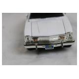 Motormax 1:24 Scale 1974 Ford Maverick American Graffiti Diecast Model Car Motormax 1:24 Scale 1974 Ford Maverick American Graffiti Diecast Model Car