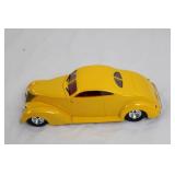 ERTL Die-Cast 1937 Ford Custom Yellow Coupe Model Car ERTL Die-Cast 1937 Ford Custom Yellow Coupe Model Car