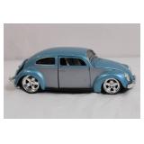 1:24 Scale Diecast VW Beetle Model Car Blue and Silver 1:24 Scale Diecast VW Beetle Model Car Blue and Silver