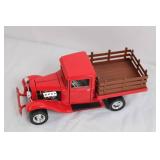 Die-Cast Red Vintage Pickup Truck Model with Opening Hood Die-Cast Red Vintage Pickup Truck Model with Opening Hood