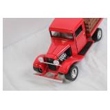 Die-Cast Red Vintage Pickup Truck Model with Opening Hood Die-Cast Red Vintage Pickup Truck Model with Opening Hood