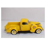 1:18 Scale 1937 Studebaker Coupe Express Pickup Diecast Model by Road Signature 1:18 Scale 1937 Studebaker Coupe Express Pickup Diecast Model by Road Signature