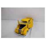 1:18 Scale 1937 Studebaker Coupe Express Pickup Diecast Model by Road Signature 1:18 Scale 1937 Studebaker Coupe Express Pickup Diecast Model by Road Signature