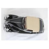 1:18 Scale 1940 Ford Convertible Diecast Model Car with Removable Top 1:18 Scale 1940 Ford Convertible Diecast Model Car with Removable Top