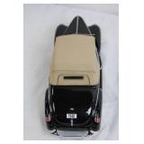 1:18 Scale 1940 Ford Convertible Diecast Model Car with Removable Top 1:18 Scale 1940 Ford Convertible Diecast Model Car with Removable Top