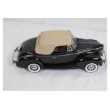1:18 Scale 1940 Ford Convertible Diecast Model Car with Removable Top 1:18 Scale 1940 Ford Convertible Diecast Model Car with Removable Top