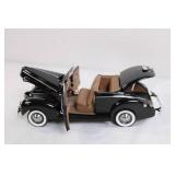 1:18 Scale 1940 Ford Convertible Diecast Model Car with Removable Top 1:18 Scale 1940 Ford Convertible Diecast Model Car with Removable Top