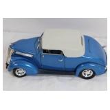 1:18 Scale 1937 Ford Convertible Die-Cast Model Car with Top 1:18 Scale 1937 Ford Convertible Die-Cast Model Car with Top