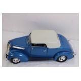 1:18 Scale 1937 Ford Convertible Die-Cast Model Car with Top 1:18 Scale 1937 Ford Convertible Die-Cast Model Car with Top