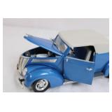 1:18 Scale 1937 Ford Convertible Die-Cast Model Car with Top 1:18 Scale 1937 Ford Convertible Die-Cast Model Car with Top