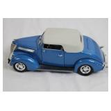 1:18 Scale 1937 Ford Convertible Die-Cast Model Car with Top 1:18 Scale 1937 Ford Convertible Die-Cast Model Car with Top