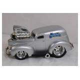Muscle Machines Diecast Model Car Silver Hot Rod with Blown Engine Muscle Machines Diecast Model Car Silver Hot Rod with Blown Engine