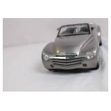 Maisto 1:18 Scale 2000 Chevrolet SSR Diecast Model Car Maisto 1:18 Scale 2000 Chevrolet SSR Diecast Model Car