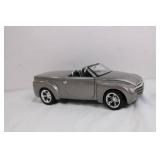 Maisto 1:18 Scale 2000 Chevrolet SSR Diecast Model Car Maisto 1:18 Scale 2000 Chevrolet SSR Diecast Model Car