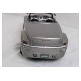 Maisto 1:18 Scale 2000 Chevrolet SSR Diecast Model Car Maisto 1:18 Scale 2000 Chevrolet SSR Diecast Model Car