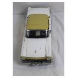 Diecast 1957 Ford Fairlane Convertible Model Car Diecast 1957 Ford Fairlane Convertible Model Car