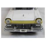 Diecast 1957 Ford Fairlane Convertible Model Car Diecast 1957 Ford Fairlane Convertible Model Car