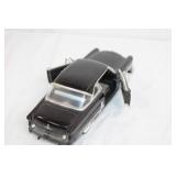 Welly 1:24 Scale 1953 Ford Crestline Model Car Black Welly 1:24 Scale 1953 Ford Crestline Model Car Black