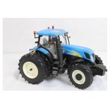 Ertl Dealer Edition 2007 New Holland T7050 Diecast Tractor Model Ertl Dealer Edition 2007 New Holland T7050 Diecast Tractor Model