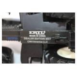 Ertl Dealer Edition 2007 New Holland T7050 Diecast Tractor Model Ertl Dealer Edition 2007 New Holland T7050 Diecast Tractor Model