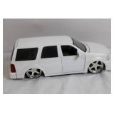 DUB City White Die-Cast SUV Model Car with Opening Doors DUB City White Die-Cast SUV Model Car with Opening Doors